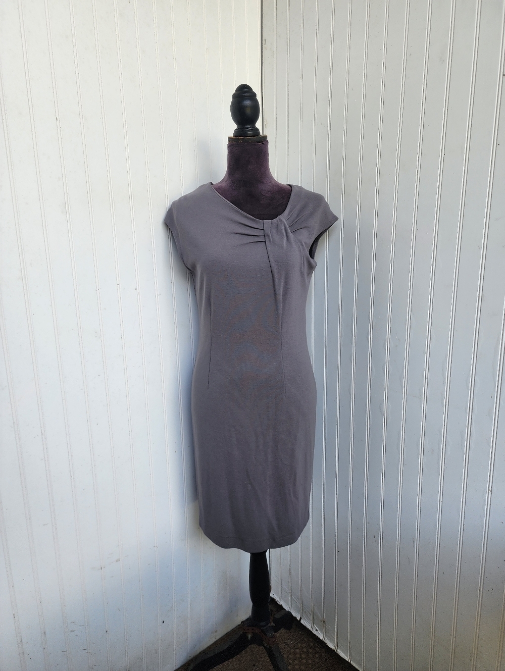 Ann Taylor Gray Stretch Jersey Unlined Cap Sleeve Dress Pleat Detail Sz 4